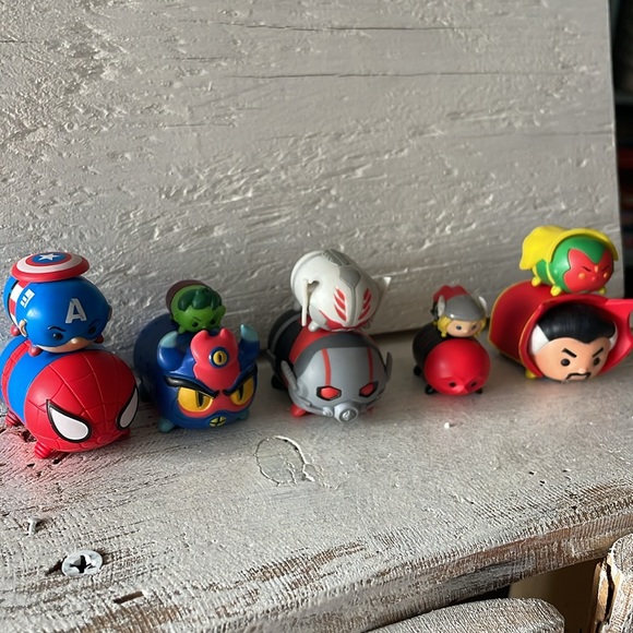 DISNEY Avengers & Villains, including Spider-Man & Thor Tsum Tsum Vinyl Figures - Picture 2 of 8